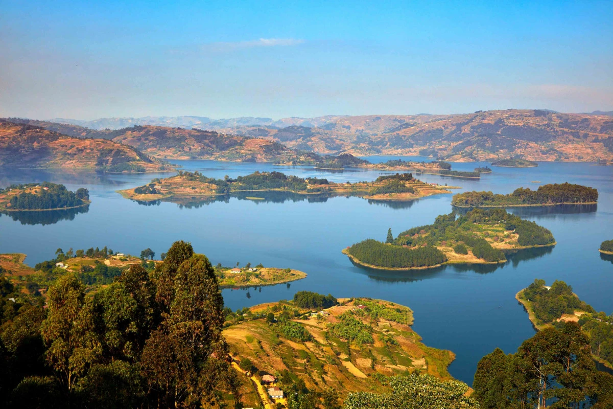 4 Days Luxury Bwindi Gorilla Trekking & Bunyonyi Tour