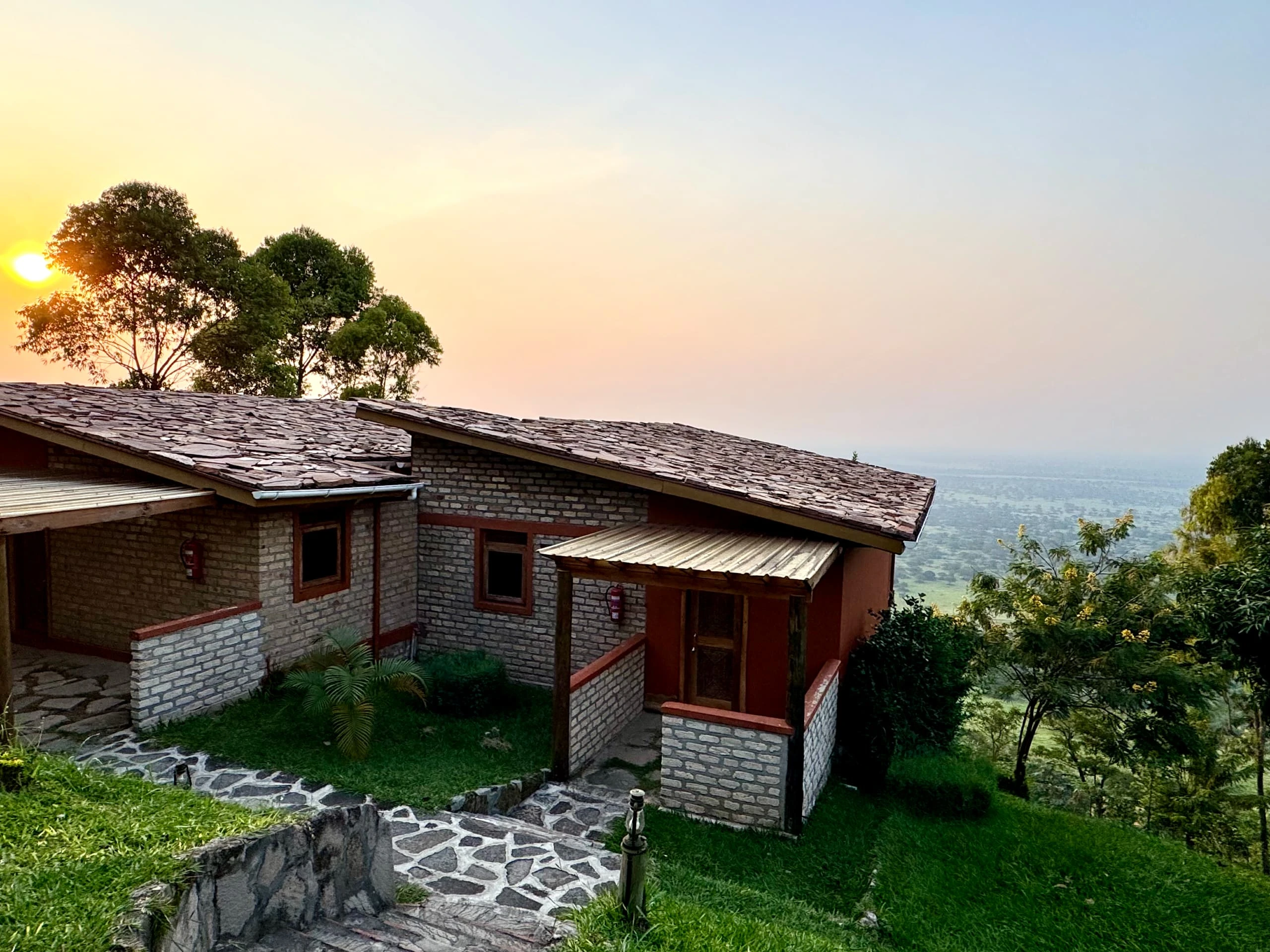 Twin Lakes Safari Lodge